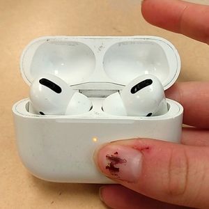 White Air Pod Pros